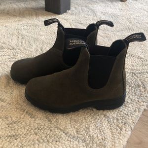Blundstone Chelsea boots